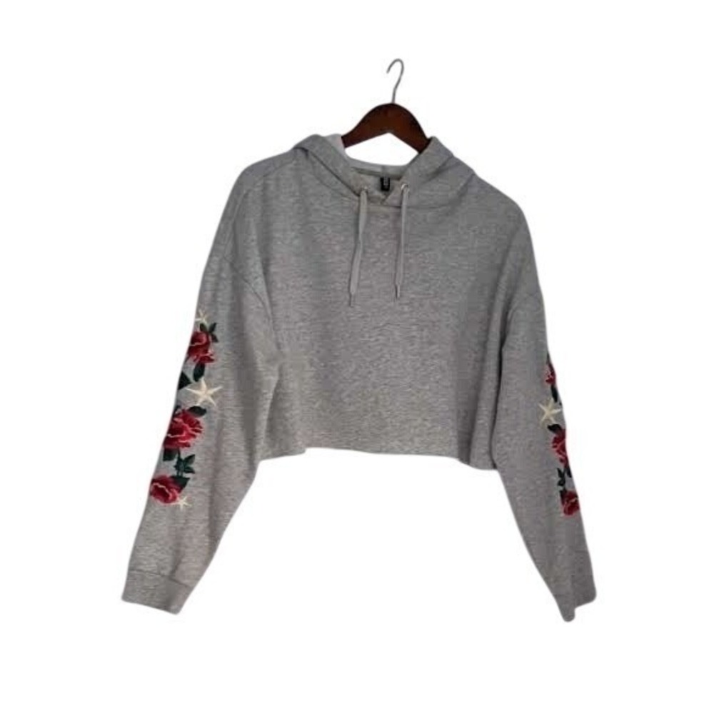 H&M Divided Gray Cropped Hoodie L Floral Rose Embroidered‎ Raw Hem Cottagecore